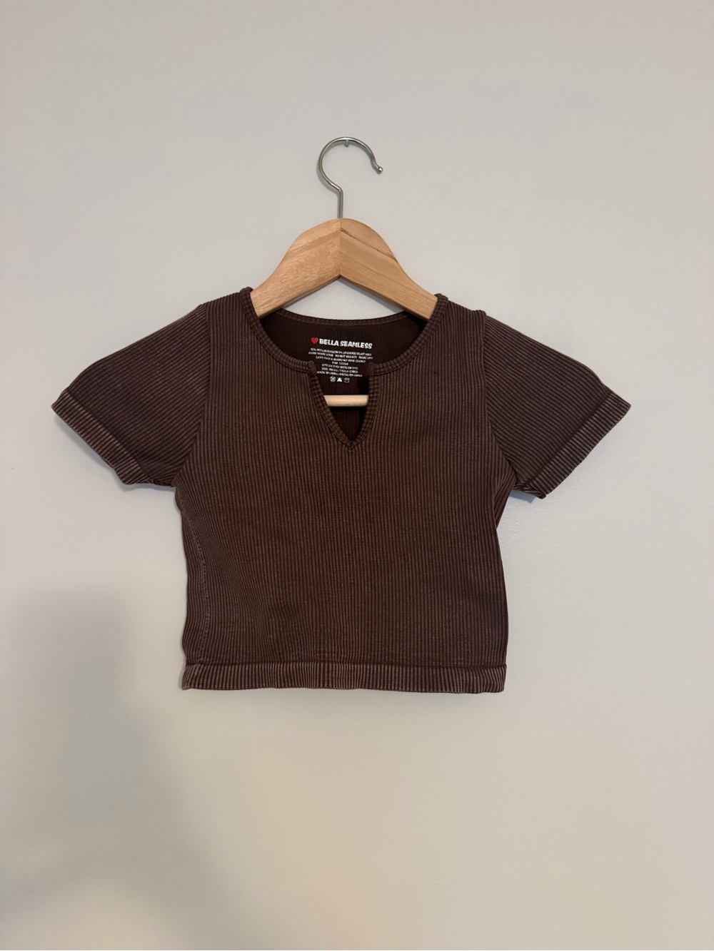Bella Seamless Brown Ribbed Crop Top with Front V-Notch
